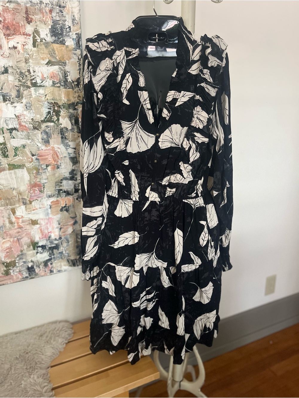 Black and White Leaf-Print Long-Sleeve Dress